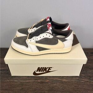 Travis Scott reverse mocha size 11